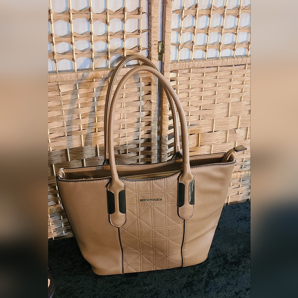 Lelendior Collection Brown Leather Bag